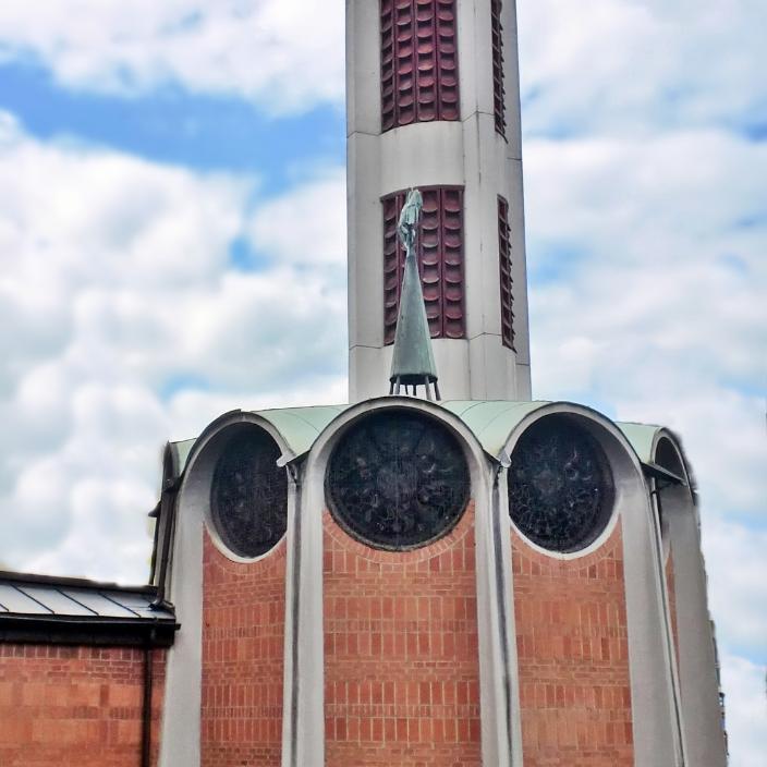 Kirche St. Elisabeth Koblenz-Rauental von außen mit Turm