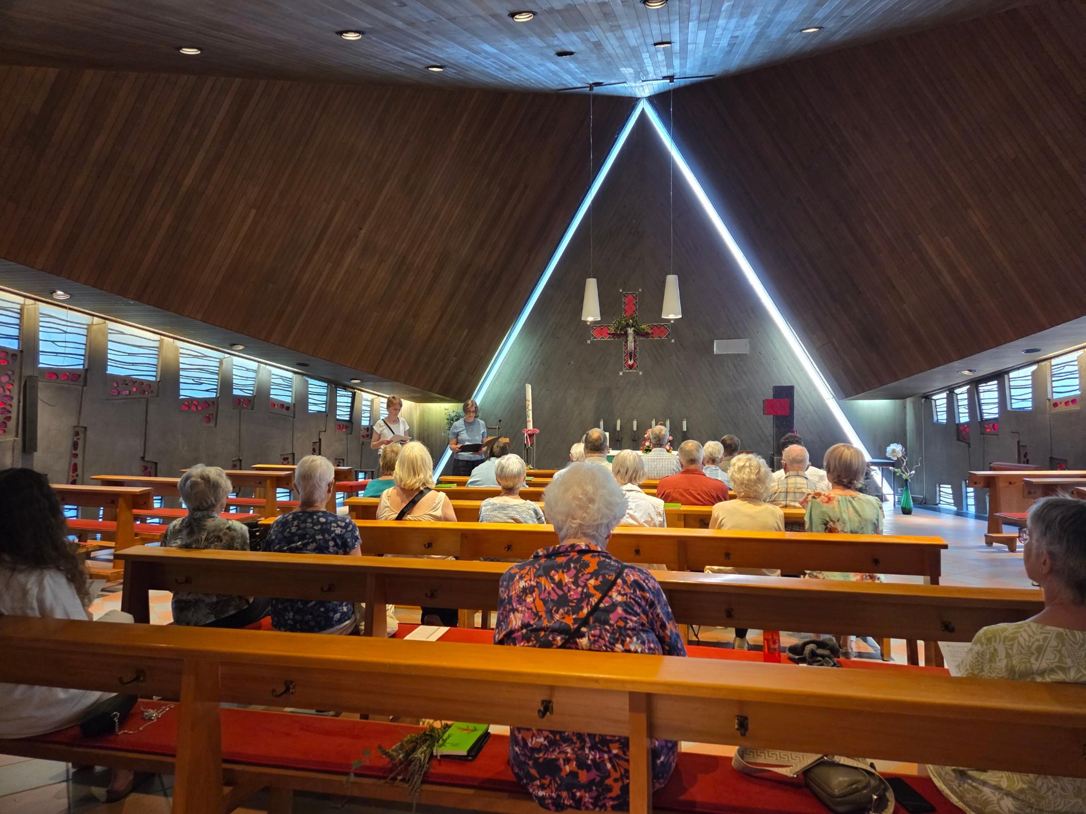 St. Bruno Kapelle Blick in die St. Bruno Kapelle De Hay'sche Stiftung