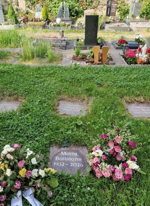 Kissenstein-Urnengrab Friedhof St. Laurentius