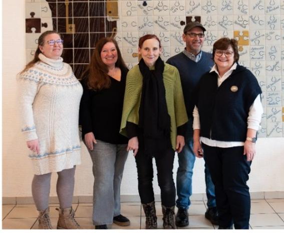 V.l.n.r.: Melanie Hoheneck, Andrea Maßfeller, Carmen Kossack, Wolfgang Fink, Ursula Korffmann-Singer, es fehlen Linda Godlinski und Susanne Putzke (c) MAV Pastoraler Raum Koblenz Melanie Hoheneck, Andrea Maßfeller, Carmen Kossack, Wolfgang Fink und Ursula Korffmann-Singer gemeinsam