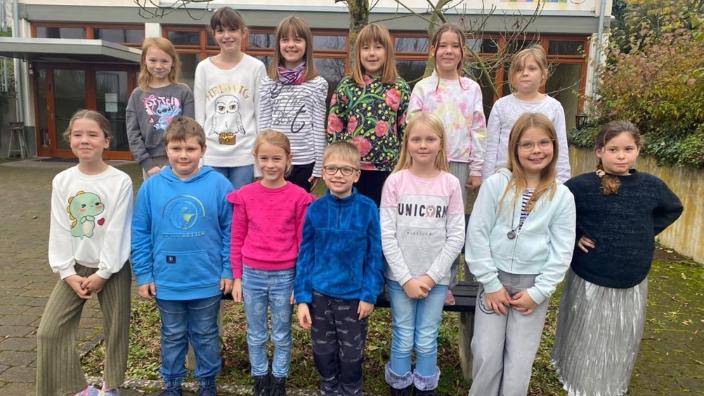Gruppenfoto der Erstkommunionkinder aus Lay 2025