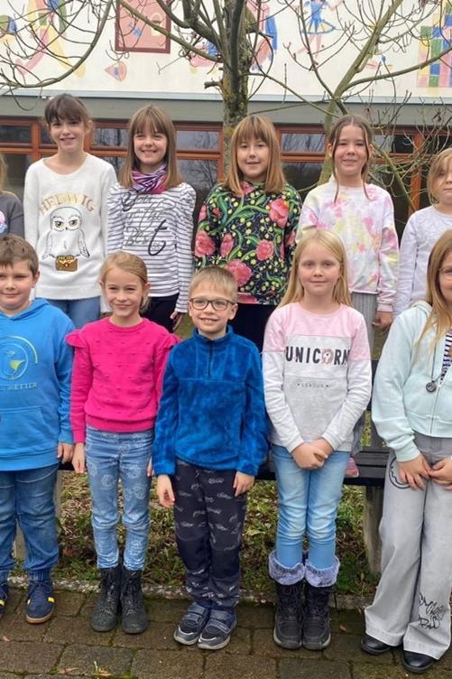 Gruppenfoto der Erstkommunionkinder aus Lay 2025